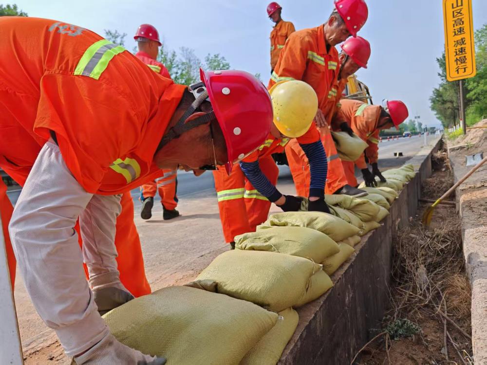 防汛应急演练 (1).jpg 防汛应急演练 (1).jpg